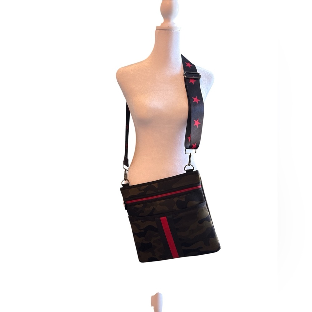 Haute Shore camouflage hipster with red star guitar strap holder